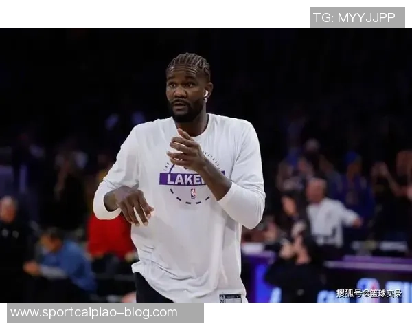 艾顿湖人生涯再创佳绩90命中率砍下20分10篮板追平队史第二多纪录 艾顿湖人生涯再创佳绩90命中率砍下20分10篮板追平队史第二多纪录